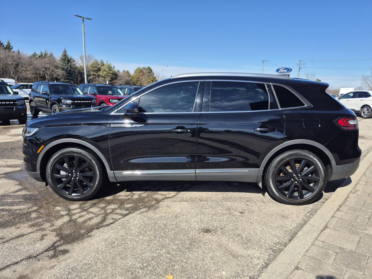 2023 Lincoln Nautilus LOCAL TRADE, LIKE NEW, SERVICED HERE, JET PACK! Photo3