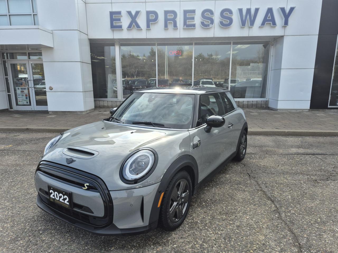 <p class=MsoNormal style=margin: 0cm 0cm 8pt; line-height: 13.8pt; font-size: 12pt; font-family: Aptos, sans-serif;><strong><span style=font-family: Calibri, sans-serif;>Carfax history report available with every vehicle!</span></strong></p><p>&nbsp;</p><p class=MsoNormal style=margin: 0cm 0cm 8pt; line-height: 13.8pt; font-size: 12pt; font-family: Aptos, sans-serif;><em><span style=font-family: Calibri, sans-serif;>The Vehicles History is no mystery!</span></em></p><p>&nbsp;</p><p class=MsoNormal style=margin: 0cm 0cm 8pt; line-height: 13.8pt; font-size: 12pt; font-family: Aptos, sans-serif;><strong><span style=font-family: Calibri, sans-serif;>2 locations to better serve YOU! &ndash; Stratford and New Hamburg<br>New or Pre-Owned vehicles are shared between both locations &ndash; please contact Sales to confirm.</span></strong></p><p>&nbsp;</p><p class=MsoNormal style=margin: 0cm 0cm 8pt; line-height: 13.8pt; font-size: 12pt; font-family: Aptos, sans-serif;><span style=font-family: Calibri, sans-serif;>That&rsquo;s something that can be said for every used vehicle purchased at&nbsp;<strong>Expressway</strong>.</span></p><p>&nbsp;</p><p class=MsoNormal style=margin: 0cm 0cm 8pt; line-height: 13.8pt; font-size: 12pt; font-family: Aptos, sans-serif;><span style=font-family: Calibri, sans-serif;>Purchasing a used vehicle from&nbsp;<strong>Expressway&nbsp;</strong>is a decision that you will be able to make with confidence knowing that you&rsquo;re getting the most that a vehicle and dealership can offer to you.</span></p><p>&nbsp;</p><p class=MsoNormal style=margin: 0cm 0cm 8pt; line-height: 13.8pt; font-size: 12pt; font-family: Aptos, sans-serif;><span style=font-family: Calibri, sans-serif;>Used Vehicle Warranty Coverage &ndash; Expressway Motors Limited<br><br>All Expressway Certified Vehicles include the following coverage, subject to terms and conditions:</span></p><p><br><br></p><ul style=margin-bottom: 0cm; margin-top: 0cm; type=square><li class=MsoNormal style=margin: 0cm 0cm 12pt; line-height: 13.8pt; font-size: 12pt; font-family: Aptos, sans-serif;><span style=font-family: Calibri, sans-serif;>Remaining Factory Warranty:</span></li></ul><p><br><br><br></p><ul style=margin-bottom: 0cm; margin-top: 0cm; type=square><li class=MsoNormal style=margin: 0cm 0cm 8pt; line-height: 13.8pt; font-size: 12pt; font-family: Aptos, sans-serif;><span style=font-family: Calibri, sans-serif;>If the vehicle is still within the manufacture&rsquo;s original warranty period, that coverage is fully transferable and can be used at any authorized Ford dealership in Canada or the United States.</span></li></ul><p><br><br><br></p><ul style=margin-bottom: 0cm; margin-top: 0cm; type=square><li class=MsoNormal style=margin: 0cm 0cm 8pt; line-height: 13.8pt; font-size: 12pt; font-family: Aptos, sans-serif;><span style=font-family: Calibri, sans-serif;>30-Day / 500km MTO Safety Warranty: From the date of delivery, Expressway Motors Ltd offers coverage on all safety-related component failures for 30 days or 500km (whichever comes first). This includes a $0 deductible when repairs are completed at Expressway Motors Ltd. (New Hamburg or Stratford)</span></li></ul><p><br><br><br></p><ul style=margin-bottom: 0cm; margin-top: 0cm; type=square><li class=MsoNormal style=margin: 0cm 0cm 8pt; line-height: 13.8pt; font-size: 12pt; font-family: Aptos, sans-serif;><span style=font-family: Calibri, sans-serif;>6-Mon / 6,000km Powertrain PLUS Warranty: This coverage includes major components such as engine, transmission, driveline, steering and suspension. It excludes minor fluid leaks (drips and seepage). A $200 deductible applies per claim. This warranty is exclusive to Expressway Motors Ltd and all covered repairs must be completed at our New Hamburg or Stratford locations.</span></li></ul><p><br><br><br></p><ul style=margin-bottom: 0cm; margin-top: 0cm; type=square><li class=MsoNormal style=margin: 0cm 0cm 8pt; line-height: 13.8pt; font-size: 12pt; font-family: Aptos, sans-serif;><span style=font-family: Calibri, sans-serif;>*Terms are subject to change. See your Sales Consultant for details.</span></li></ul><p><br><br></p><p class=MsoNormal style=margin: 0cm 0cm 13.5pt; line-height: normal; font-size: 12pt; font-family: Aptos, sans-serif;><strong><span style=font-family: Calibri, sans-serif;>Warranty:</span></strong><span style=font-family: Calibri, sans-serif;>&nbsp;We offer best in class Extended Protection options with flexible terms that can be tailored to your needs at a price that you can afford.</span></p><p>&nbsp;</p><p class=MsoNormal style=margin: 0cm 0cm 8pt; line-height: 13.8pt; font-size: 12pt; font-family: Aptos, sans-serif;><strong><span style=font-family: Calibri, sans-serif;>Finance:</span></strong><span style=font-family: Calibri, sans-serif;>&nbsp;At Expressway we have some of the best Finance Managers in the business that work with all the Major banks and Core Lenders. The Relationships we have built will help guarantee that you get the lowest rate possible</span></p><p>&nbsp;</p><p class=MsoNormal style=margin: 0cm 0cm 8pt; line-height: 13.8pt; font-size: 12pt; font-family: Aptos, sans-serif;><span style=font-family: Calibri, sans-serif;>Check out our great selection of vehicles at Expressway in New Hamburg and Stratford Locations!</span></p><p>&nbsp;</p><p class=MsoNormal style=margin: 0cm 0cm 8pt; line-height: 13.8pt; font-size: 12pt; font-family: Aptos, sans-serif;><strong><span style=font-family: Calibri, sans-serif;>Call Expressway for your quote today!</span></strong></p><p>&nbsp;</p><p class=MsoNormal style=margin: 0cm 0cm 8pt; line-height: 13.8pt; font-size: 12pt; font-family: Aptos, sans-serif;><strong><span style=font-family: Calibri, sans-serif;>New Hamburg:</span></strong><span style=font-family: Calibri, sans-serif;>&nbsp;<a href=tel:+15196623900><span style=color: #0563c1;>519*662*3900</span></a></span></p><p>&nbsp;</p><p class=MsoNormal style=margin: 0cm 0cm 8pt; line-height: 13.8pt; font-size: 12pt; font-family: Aptos, sans-serif;><strong><span style=font-family: Calibri, sans-serif;>Stratford</span></strong><span style=font-family: Calibri, sans-serif;>:&nbsp;<a href=tel:+15192713900><span style=color: #0563c1;>519*271*3900</span></a></span></p><p>&nbsp;</p><p class=MsoNormal style=margin: 0cm 0cm 8pt; line-height: 13.8pt; font-size: 12pt; font-family: Aptos, sans-serif;><span style=font-family: Calibri, sans-serif;>or visit us online at:&nbsp;<a href=https://www.expresswayford.com/><span style=color: #0563c1;>www.expresswayford.com</span></a></span></p><p>&nbsp;</p><p class=MsoNormal style=margin: 0cm 0cm 8pt; line-height: 13.8pt; font-size: 12pt; font-family: Aptos, sans-serif;><strong><span style=font-family: Calibri, sans-serif;>**ALL REPAIRS MUST BE DONE BY EXPRESSWAY MOTORS LTD, STRATFORD OR NEW HAMBURG LOCATIONS**</span></strong></p><p>&nbsp;</p><p class=MsoNormal style=margin: 0cm 0cm 8pt; line-height: 13.8pt; font-size: 12pt; font-family: Aptos, sans-serif;><strong><span style=font-family: Calibri, sans-serif;>We pride ourselves in No Hassle, No Pressure, Honest Service. We practice full disclosure with all our used vehicles and have a Better Business Bureau A+ rating!</span></strong></p><p>&nbsp;</p><p class=MsoNormal style=margin: 0cm 0cm 8pt; line-height: 13.8pt; font-size: 12pt; font-family: Aptos, sans-serif;><span style=font-size: 8pt; font-family: Calibri, sans-serif;>**Expressway reserves the right to correct any errors and omissions that occur on this site. (Incl, but not limited to price, incl. Event price rollbacks, vehicles features & more).</span></p><p>&nbsp;</p><p class=MsoNormal style=margin: 0cm 0cm 8pt; line-height: 13.8pt; font-size: 12pt; font-family: Aptos, sans-serif;><span style=font-size: 8pt; font-family: Calibri, sans-serif;>** Expressway is a Fair Market Price Dealership pricing subject to change with current market conditions</span></p>