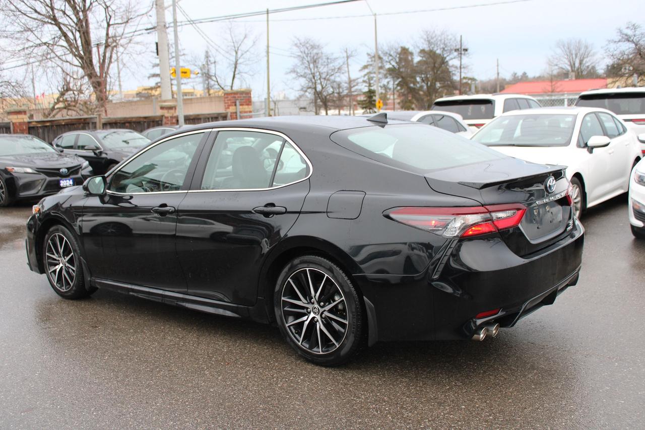 2024 Toyota Camry HYBRID SE Photo3