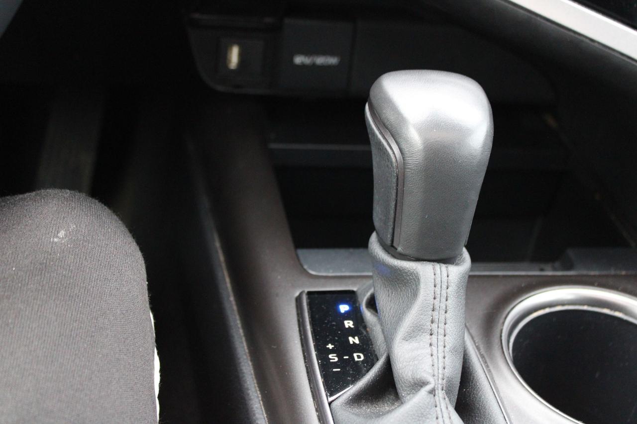 2024 Toyota Camry HYBRID SE Photo