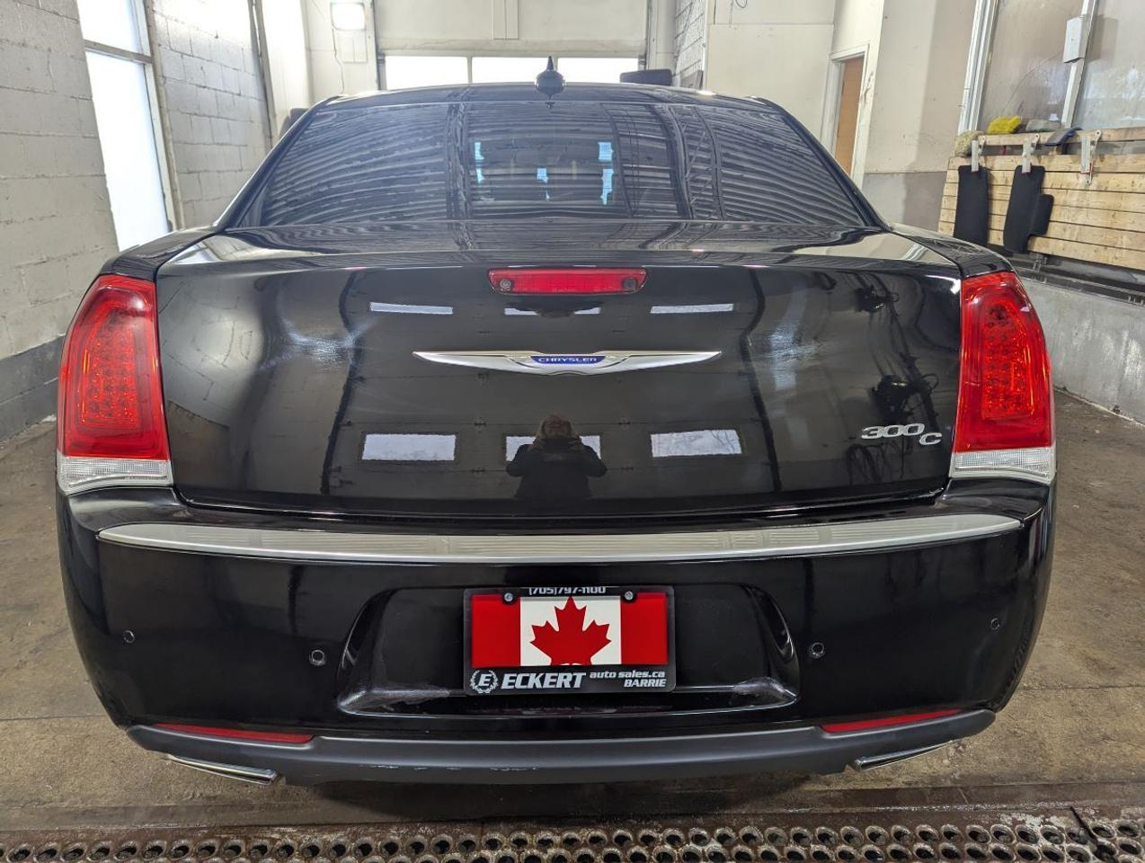 2019 Chrysler 300 300C PLATINUM EDITION WITH LEATHER/SUNROOF!! Photo