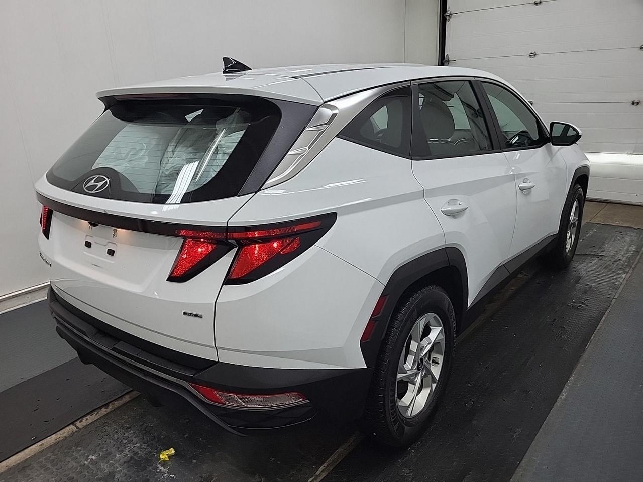 2022 Hyundai Tucson Essential Photo4