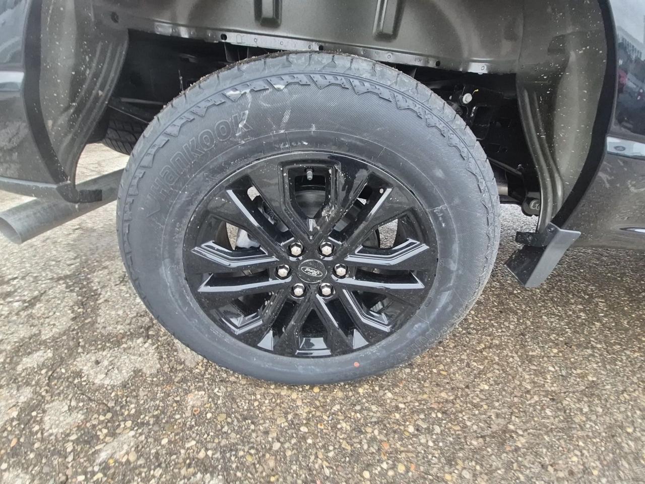 2026 Ford F-150 LARIAT, MOONROOK, TOW/HAUL PKG, BLACK PKG Photo4