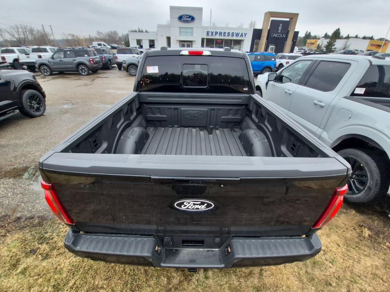 2026 Ford F-150 LARIAT, BLACK PKG, MOONROOF, 360 DEGREE CAMERA Photo