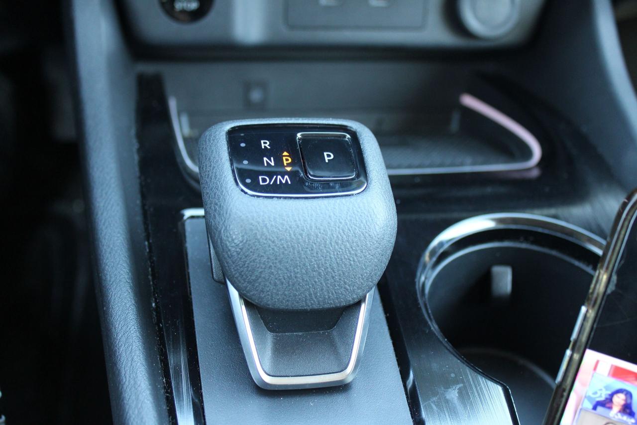 2024 Nissan Rogue SL Photo