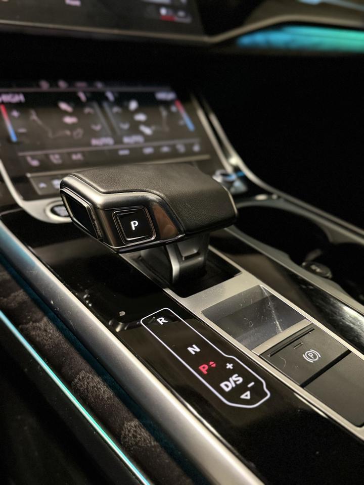 2022 Audi Q8 Progressiv | S LINE | BLACK OPTICS | Photo