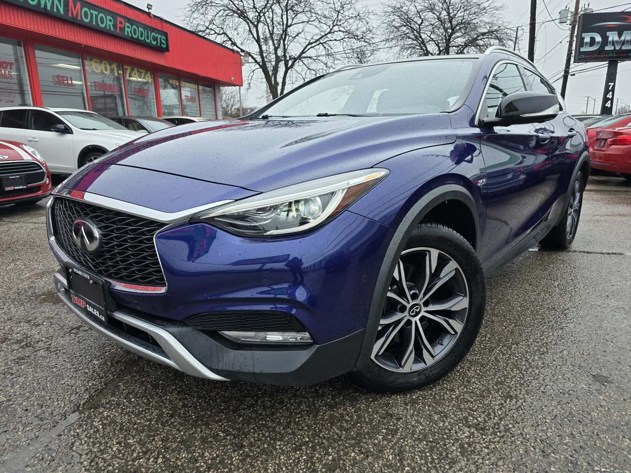 2017 Infiniti QX30 AWD Photo