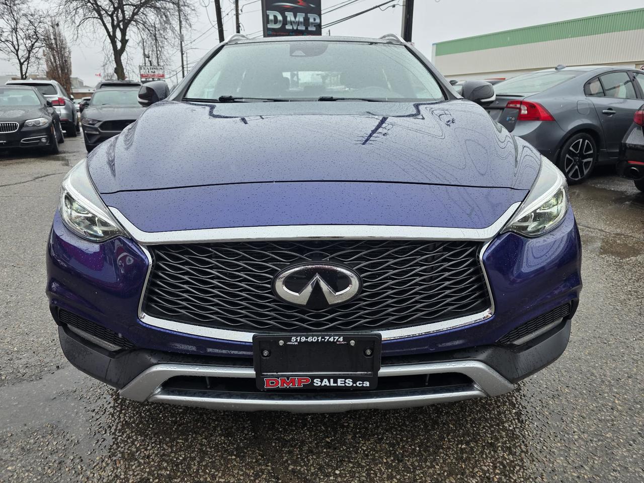 2017 Infiniti QX30 AWD Photo