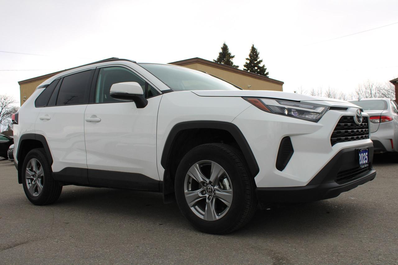 2025 Toyota RAV4 XLE AWD Photo0