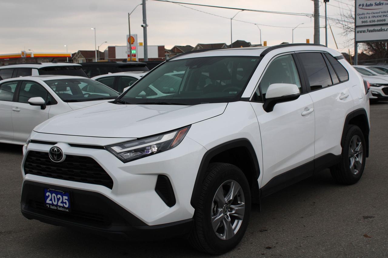 2025 Toyota RAV4 XLE AWD Photo1