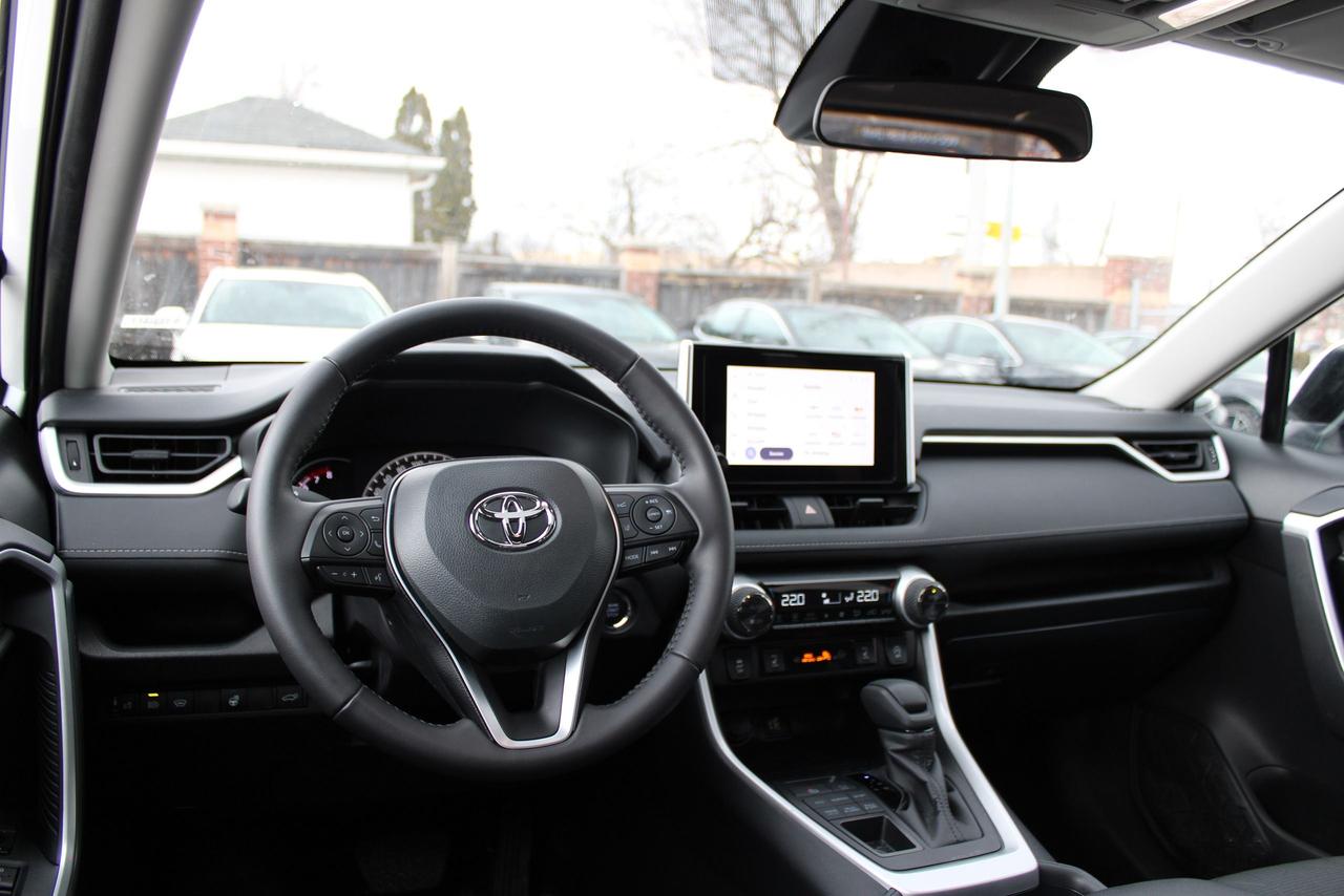 2025 Toyota RAV4 XLE AWD Photo