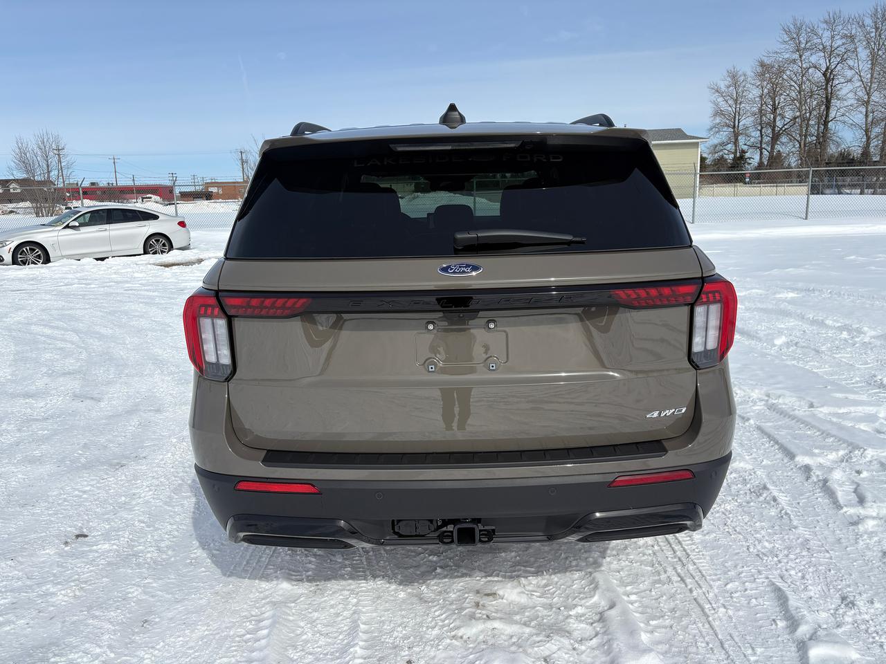 2026 Ford Explorer ST-Line Photo4