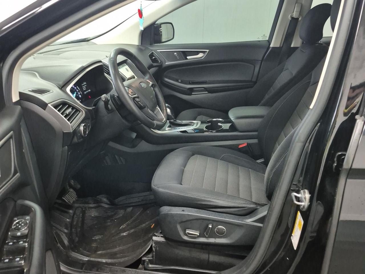 2018 Ford Edge SEL Photo4