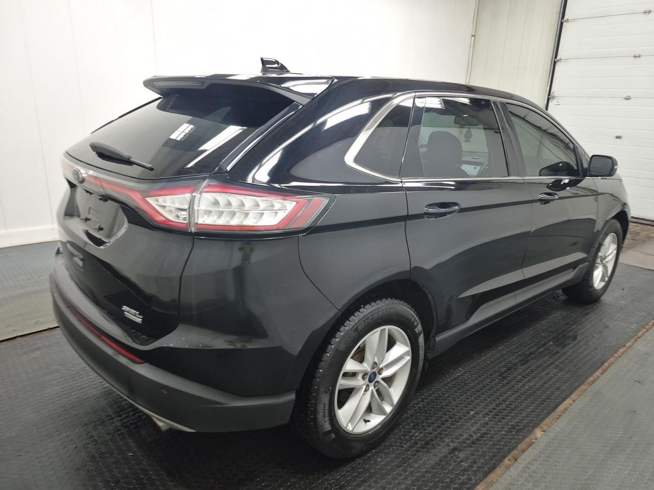 2018 Ford Edge SEL Photo