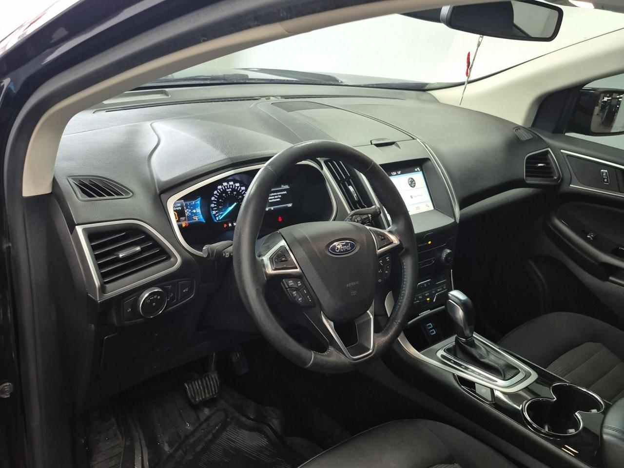 2018 Ford Edge SEL Photo