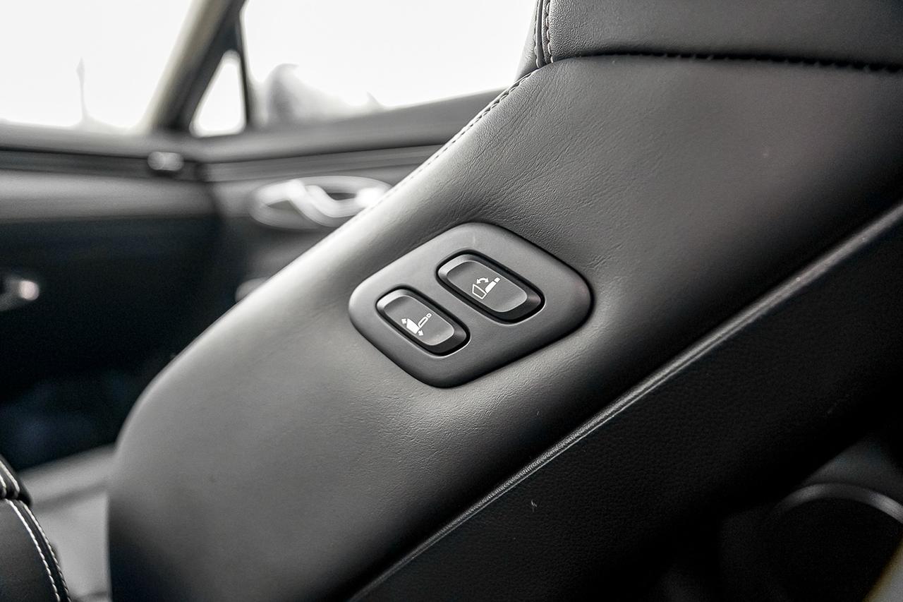 2024 Genesis Electrified GV70 Prestige AWD | FULLY LOADED | MASSAGE | HUD | PANO Photo