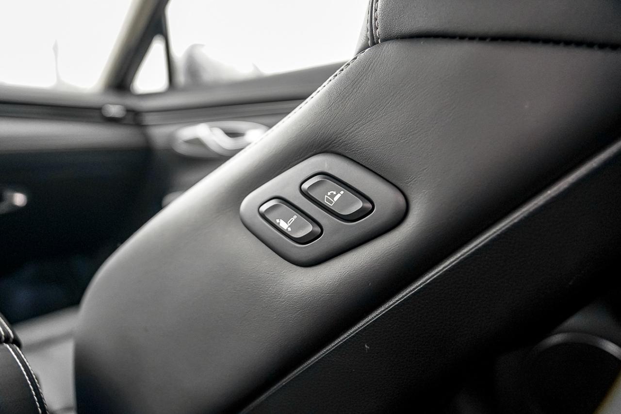 2024 Genesis Electrified GV70 Prestige AWD | FULLY LOADED | MASSAGE | HUD | PANO Photo