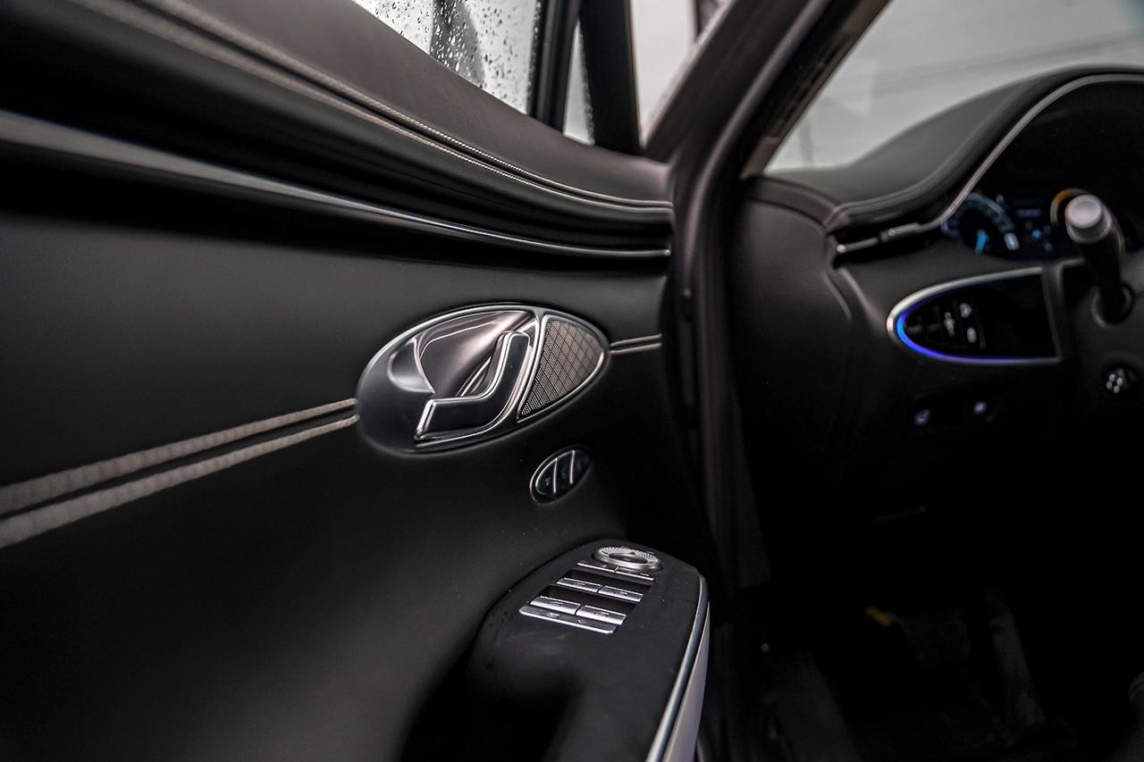 2024 Genesis Electrified GV70 Prestige AWD | FULLY LOADED | MASSAGE | HUD | PANO Photo