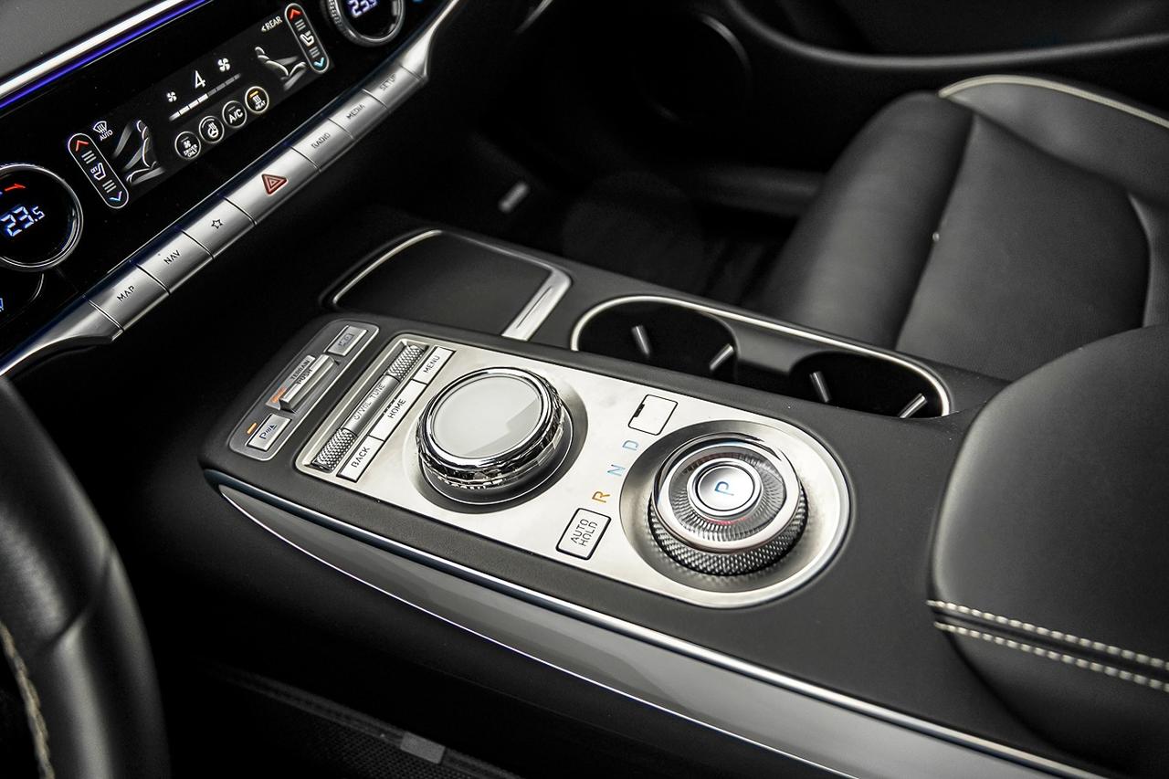 2024 Genesis Electrified GV70 Prestige AWD | FULLY LOADED | MASSAGE | HUD | PANO Photo