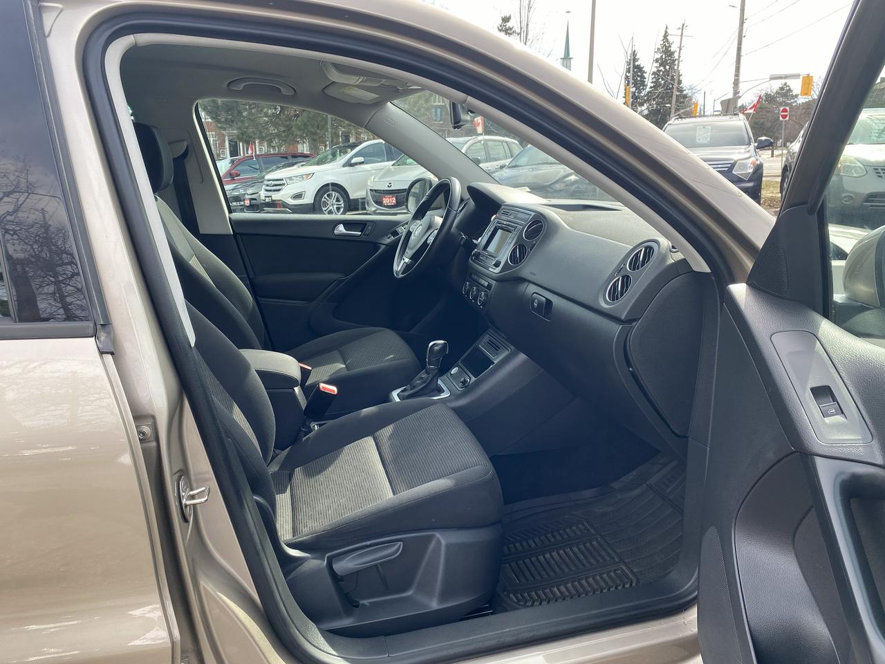 2016 Volkswagen Tiguan NO Accidents/Automatic/AWD/Bckup Camera/Bluetooth Photo