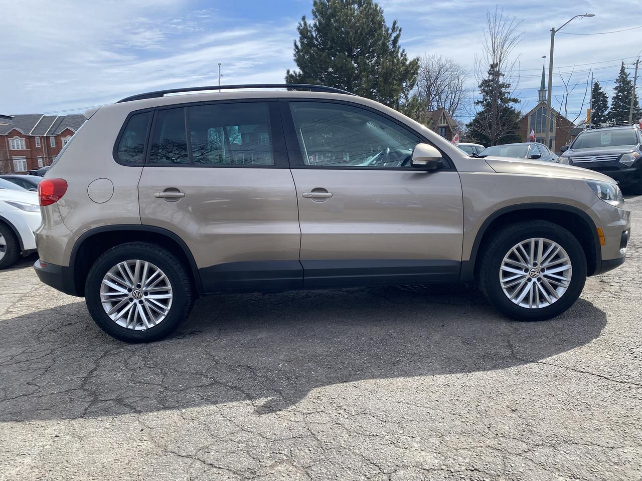 2016 Volkswagen Tiguan NO Accidents/Automatic/AWD/Bckup Camera/Bluetooth Photo4