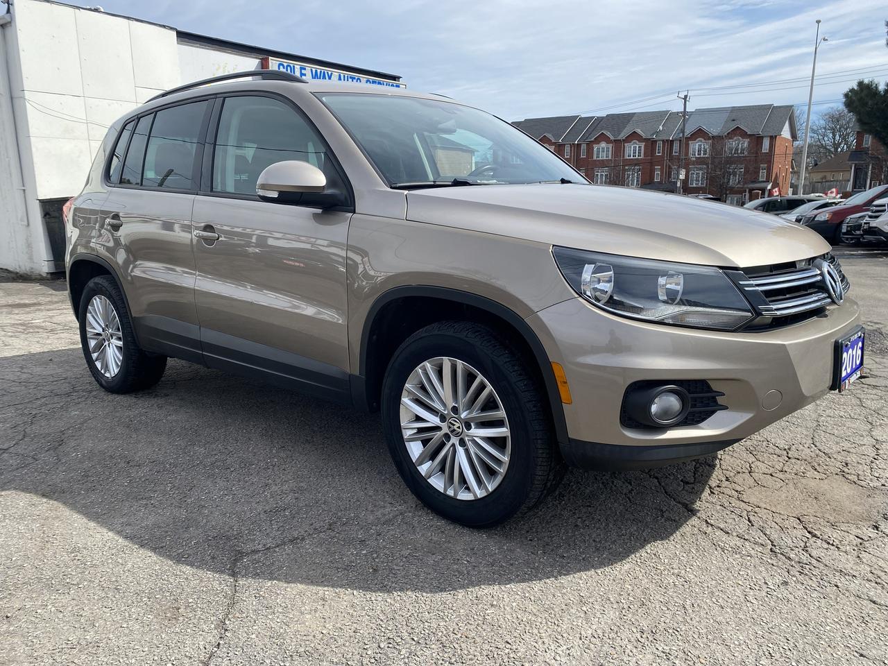 2016 Volkswagen Tiguan NO Accidents/Automatic/AWD/Bckup Camera/Bluetooth Photo3