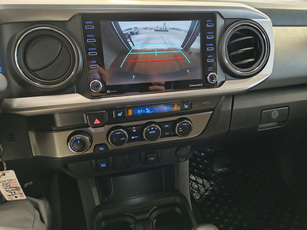 2022 Toyota Tacoma SR5 Photo0