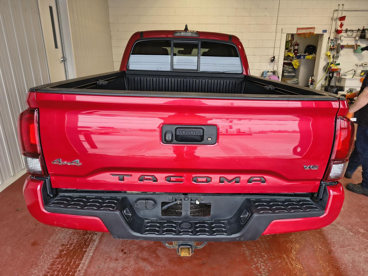 2022 Toyota Tacoma SR5 Photo3