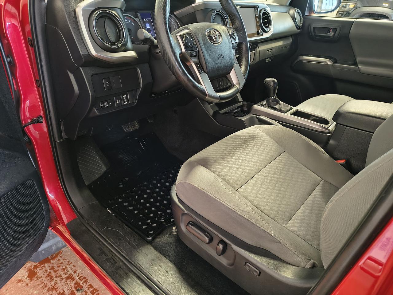 2022 Toyota Tacoma SR5 Photo0