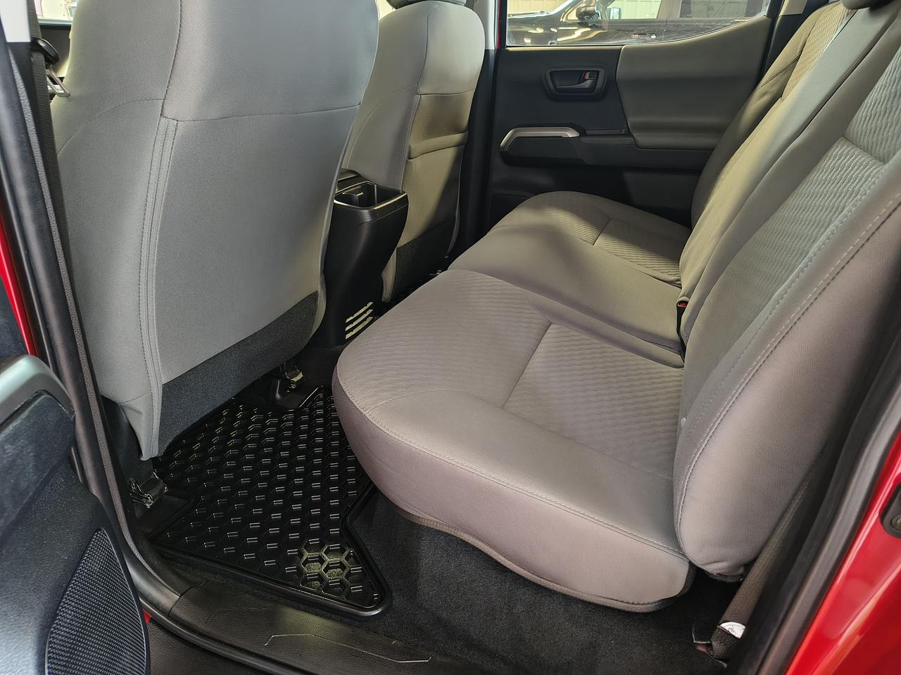 2022 Toyota Tacoma SR5 Photo0