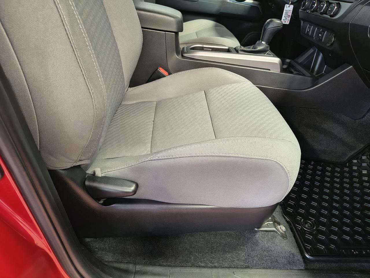 2022 Toyota Tacoma SR5 Photo0