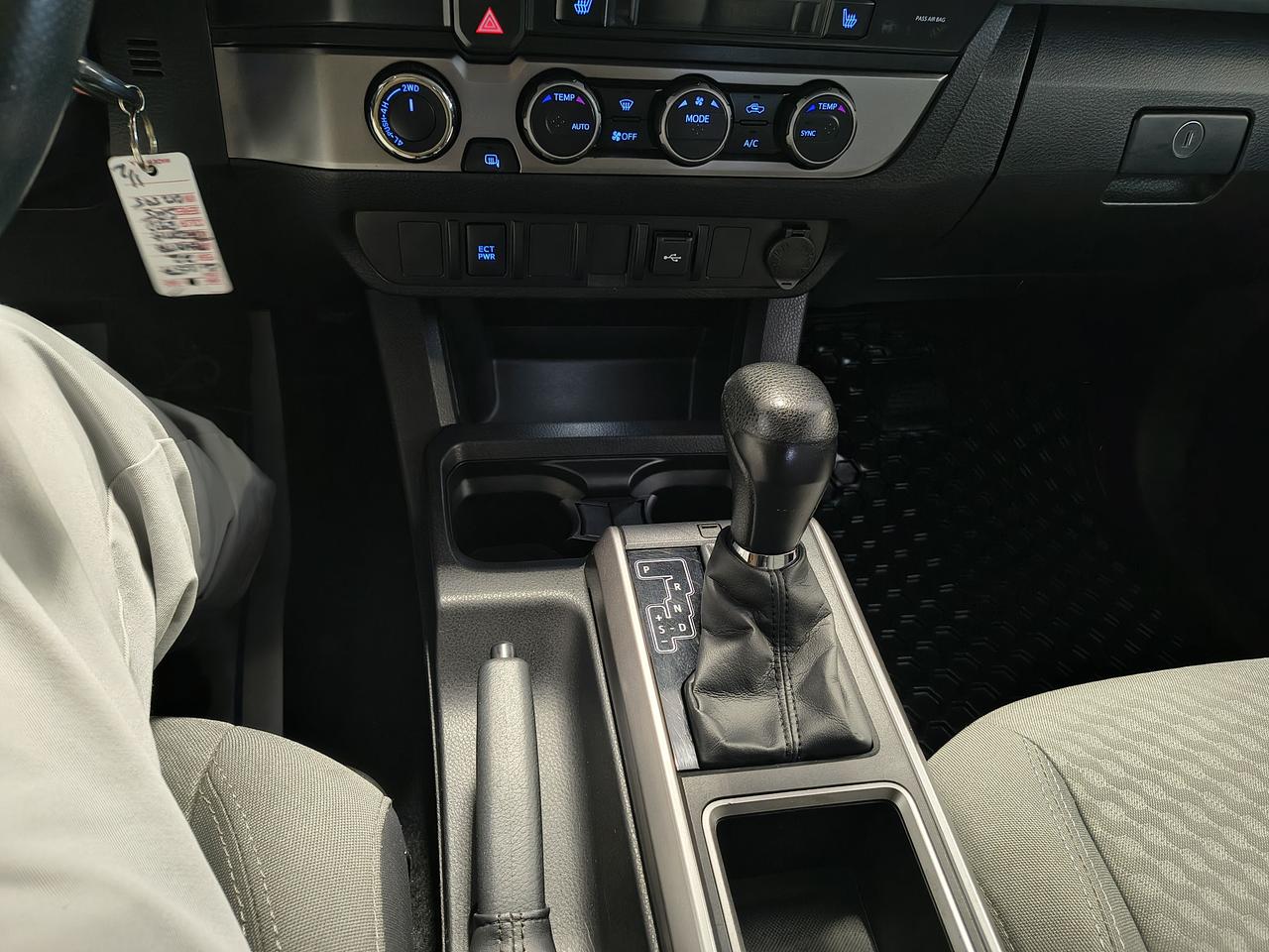 2022 Toyota Tacoma SR5 Photo