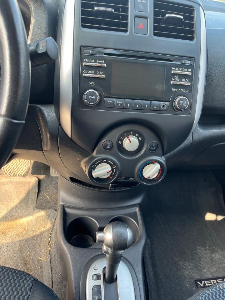 2014 Nissan Versa Note HATCHBACK S 1.6 LTR 4 CYL. Photo