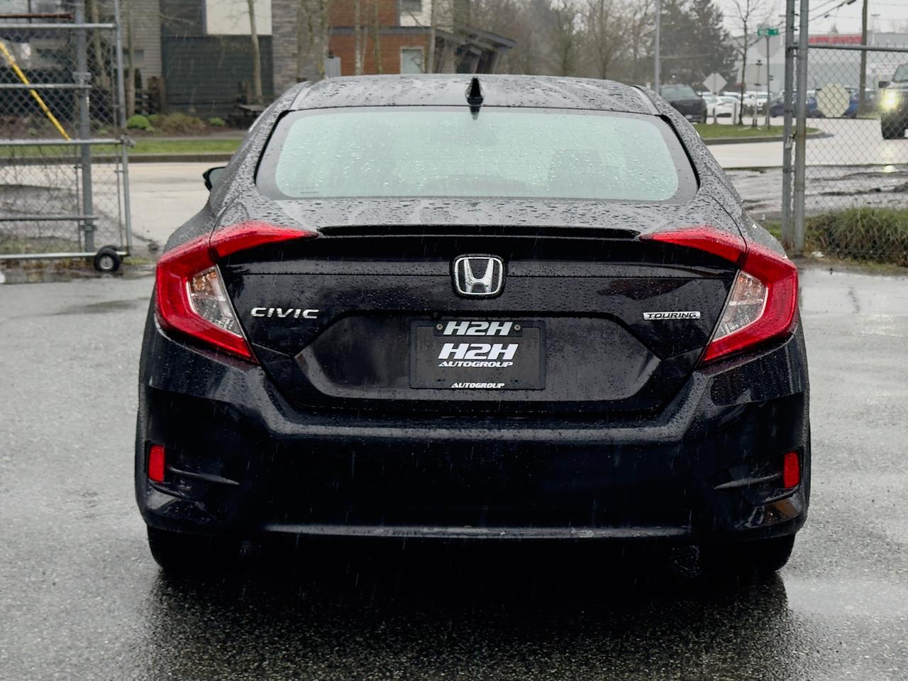 2017 Honda Civic Touring FINANCING AVAILABLE Photo6