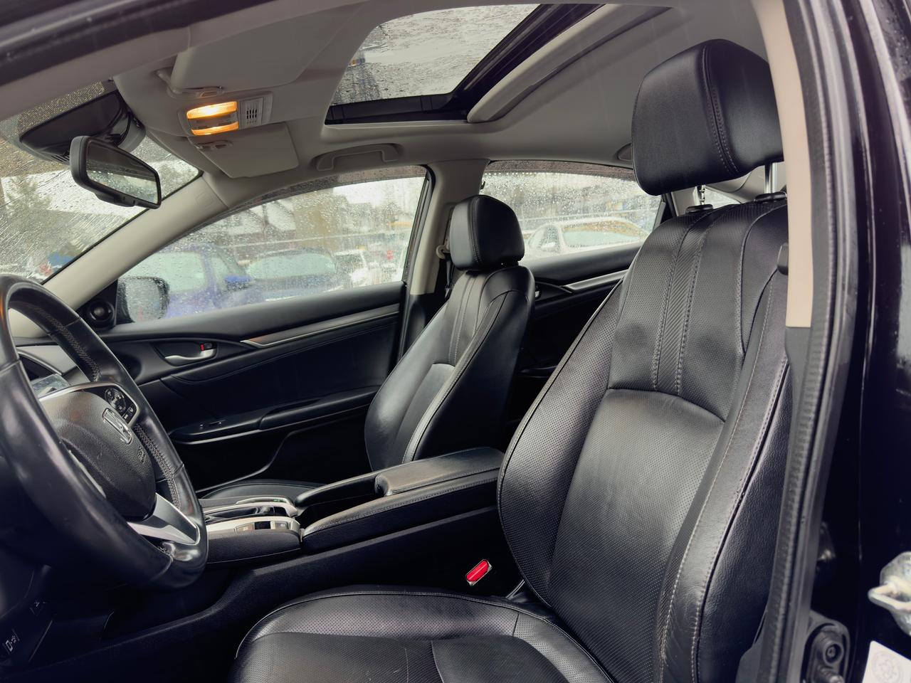 2017 Honda Civic Touring FINANCING AVAILABLE Photo9