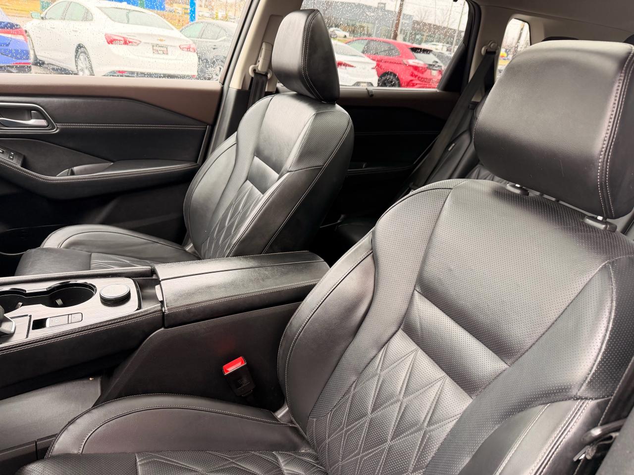 2023 Nissan Rogue AWD Platinum Photo