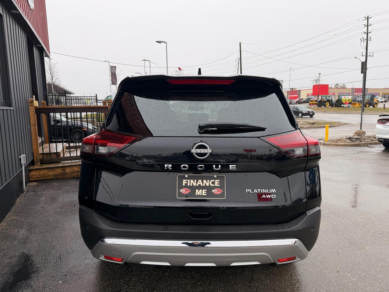 2023 Nissan Rogue AWD Platinum Photo3