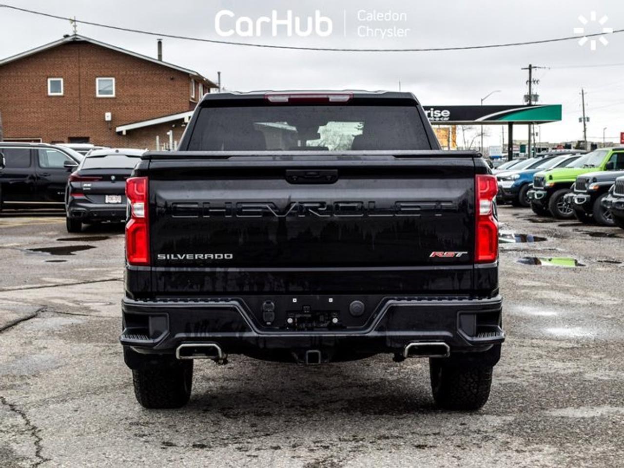 2024 Chevrolet Silverado 1500 RST 4WD Crew Cab 147" 5.3L 5 passengers with captain chair Photo