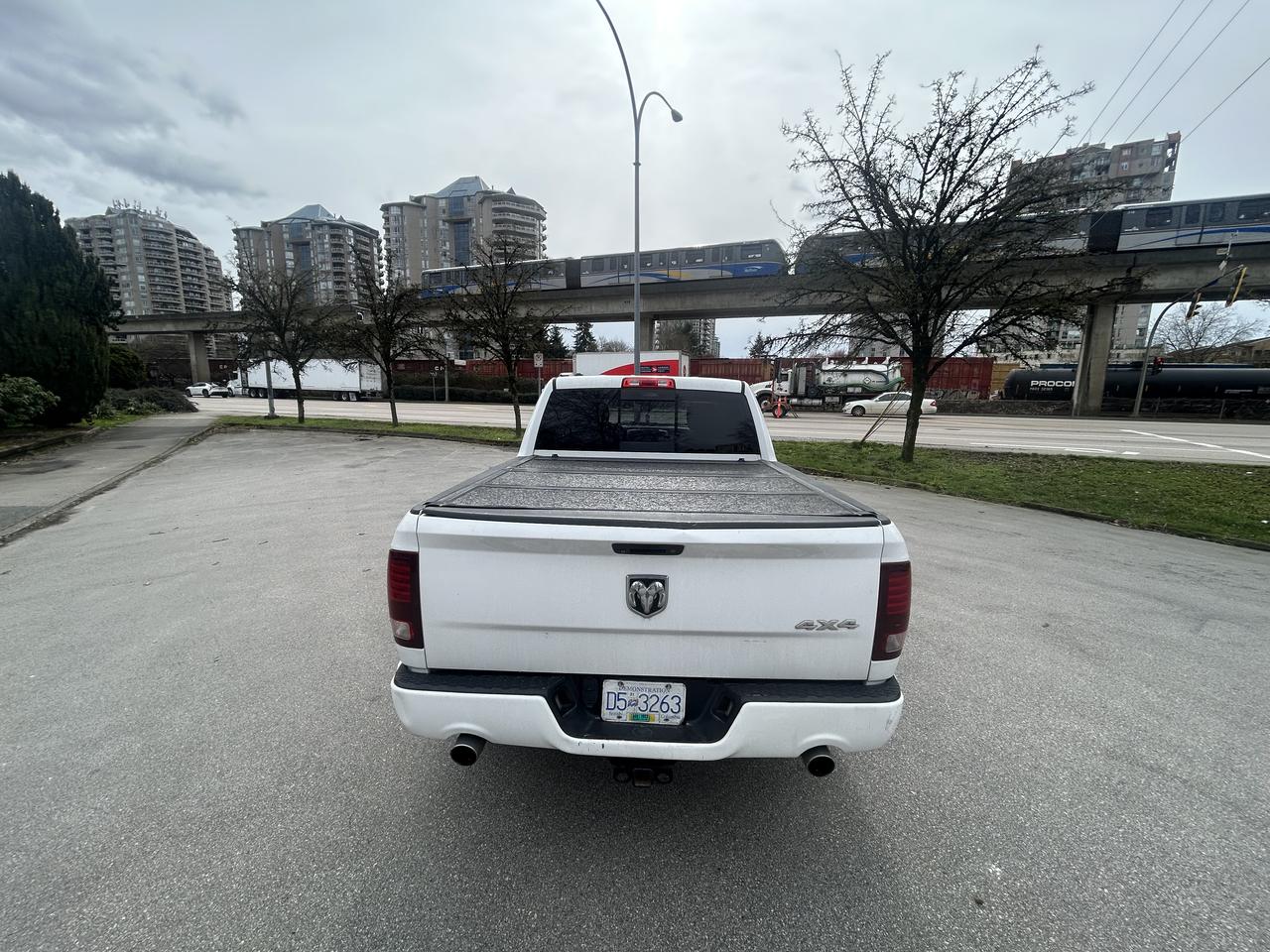 2013 RAM 1500 SPORT - Photo #4