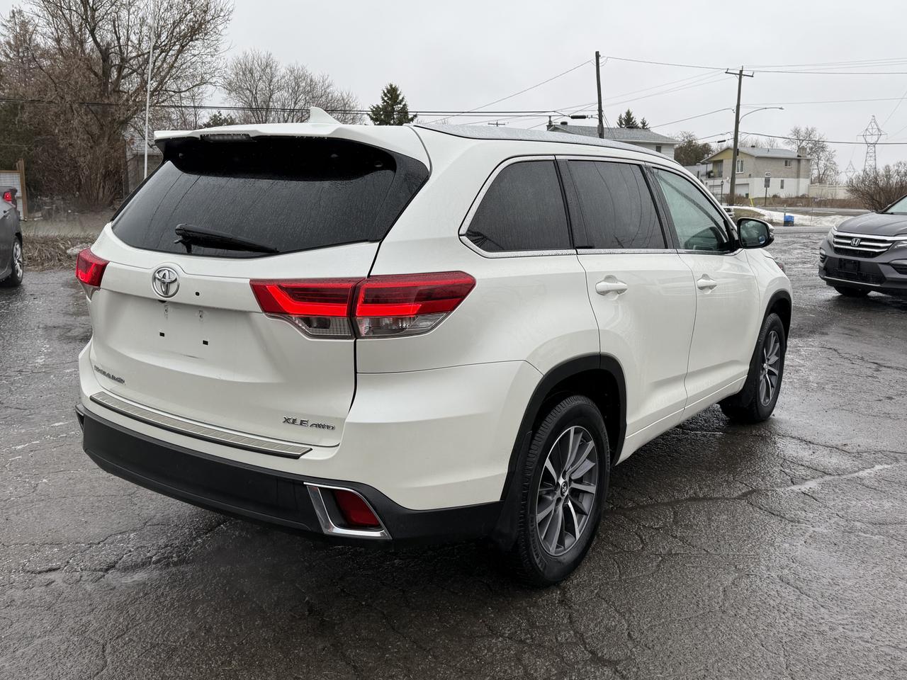 2018 Toyota Highlander XLE Photo4