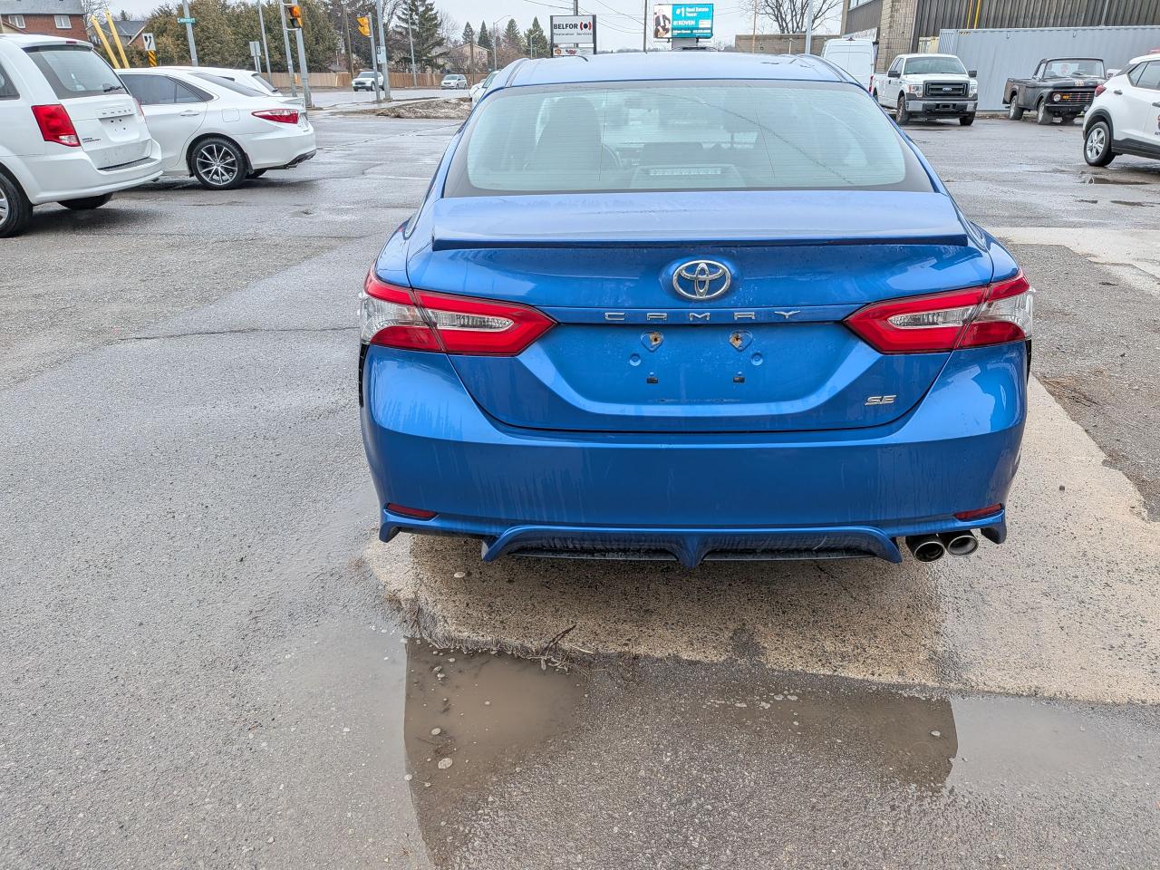 2019 Toyota Camry LE Photo2