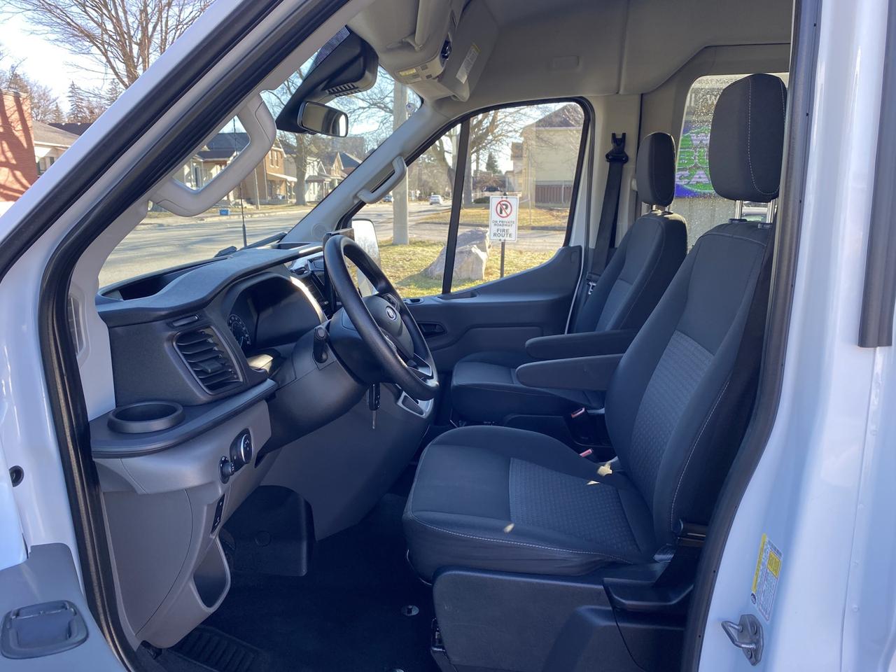 2023 Ford Transit 350 Wagon Med. Roof XLT w/Sliding Pass. 148-in. WB - Photo #6