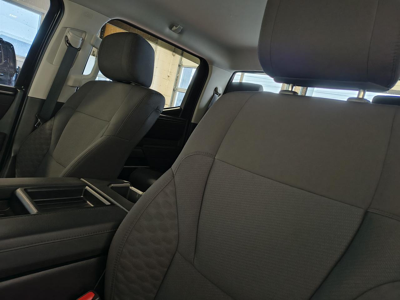 2024 Toyota Tundra SR5 TRD OFF ROAD Photo0