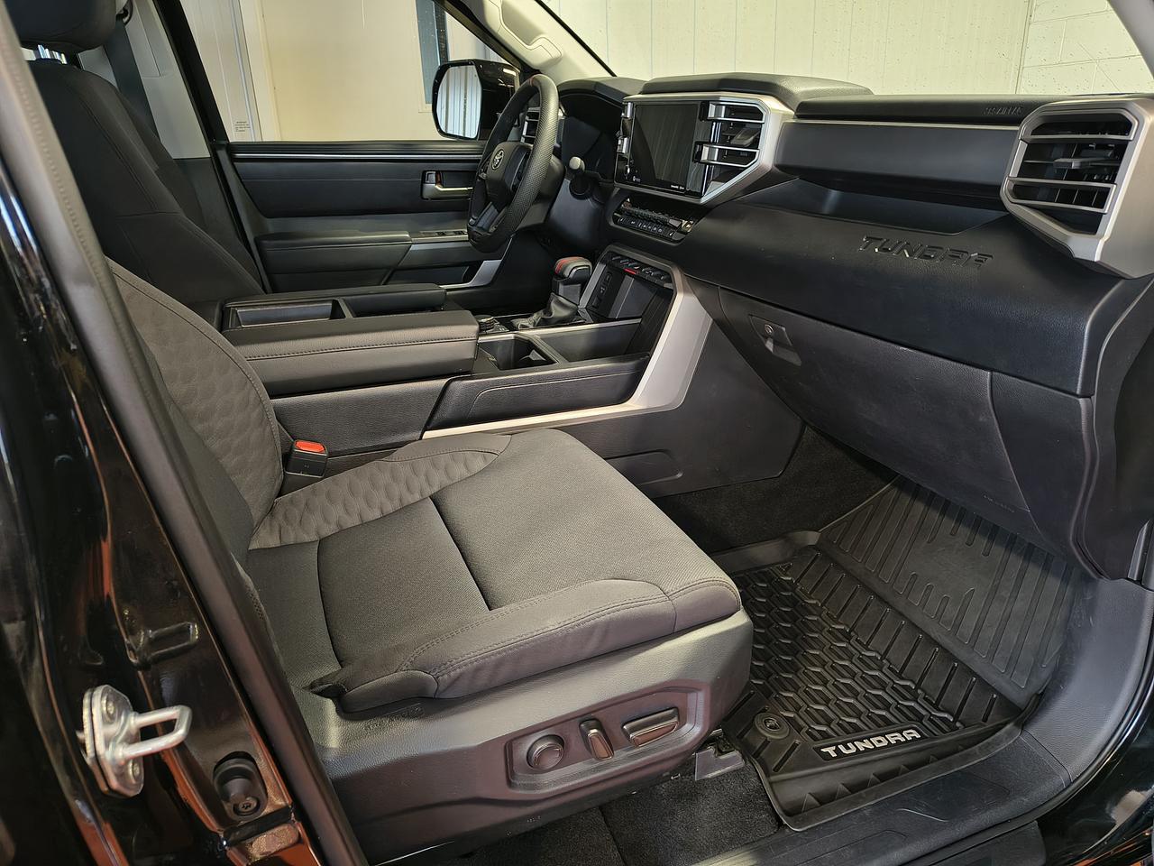 2024 Toyota Tundra SR5 TRD OFF ROAD Photo