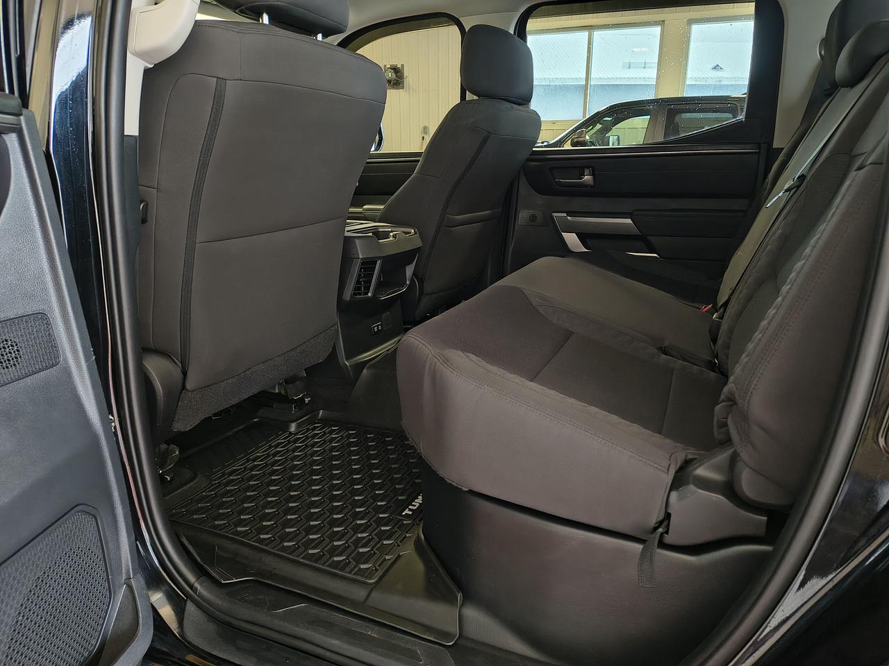 2024 Toyota Tundra SR5 TRD OFF ROAD Photo0