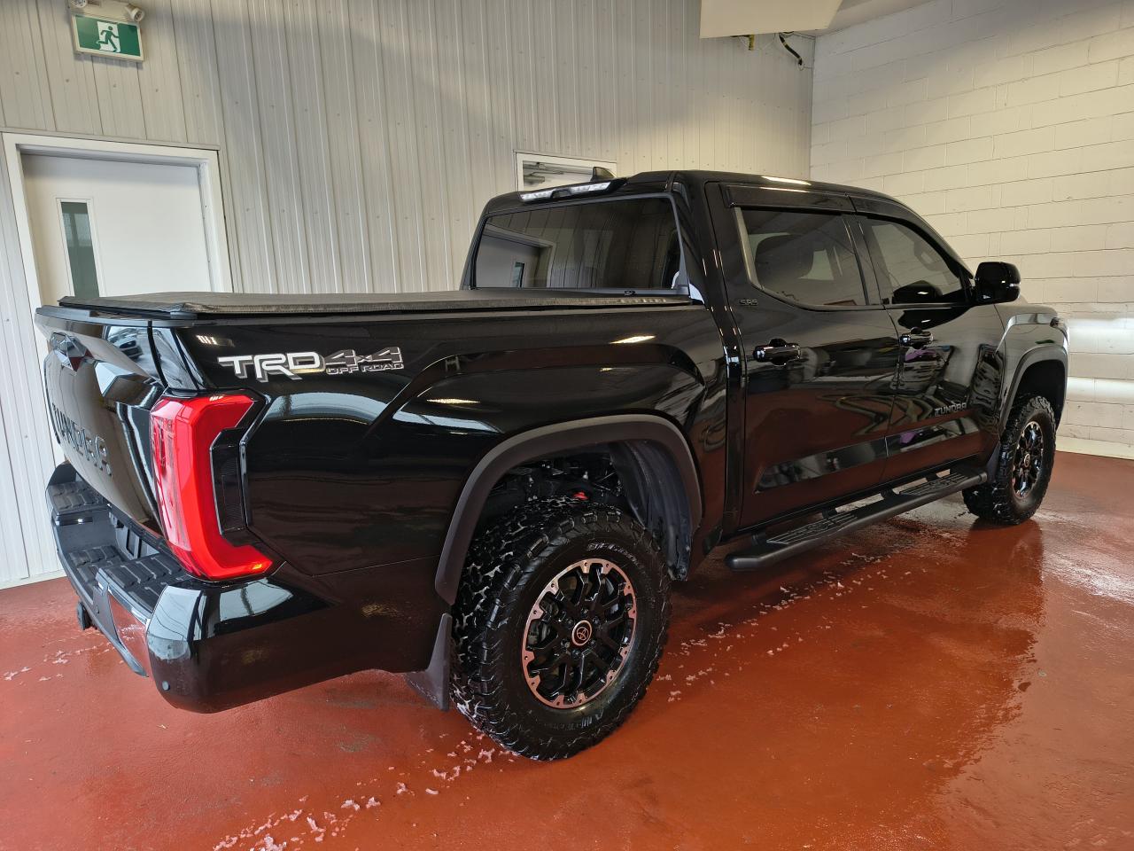 2024 Toyota Tundra SR5 TRD OFF ROAD Photo0