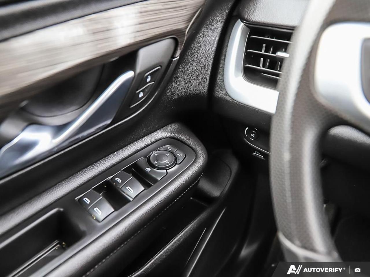 2023 GMC Terrain SLE, AWD, REMOTE START, R/V CAM, H/SEATS Photo