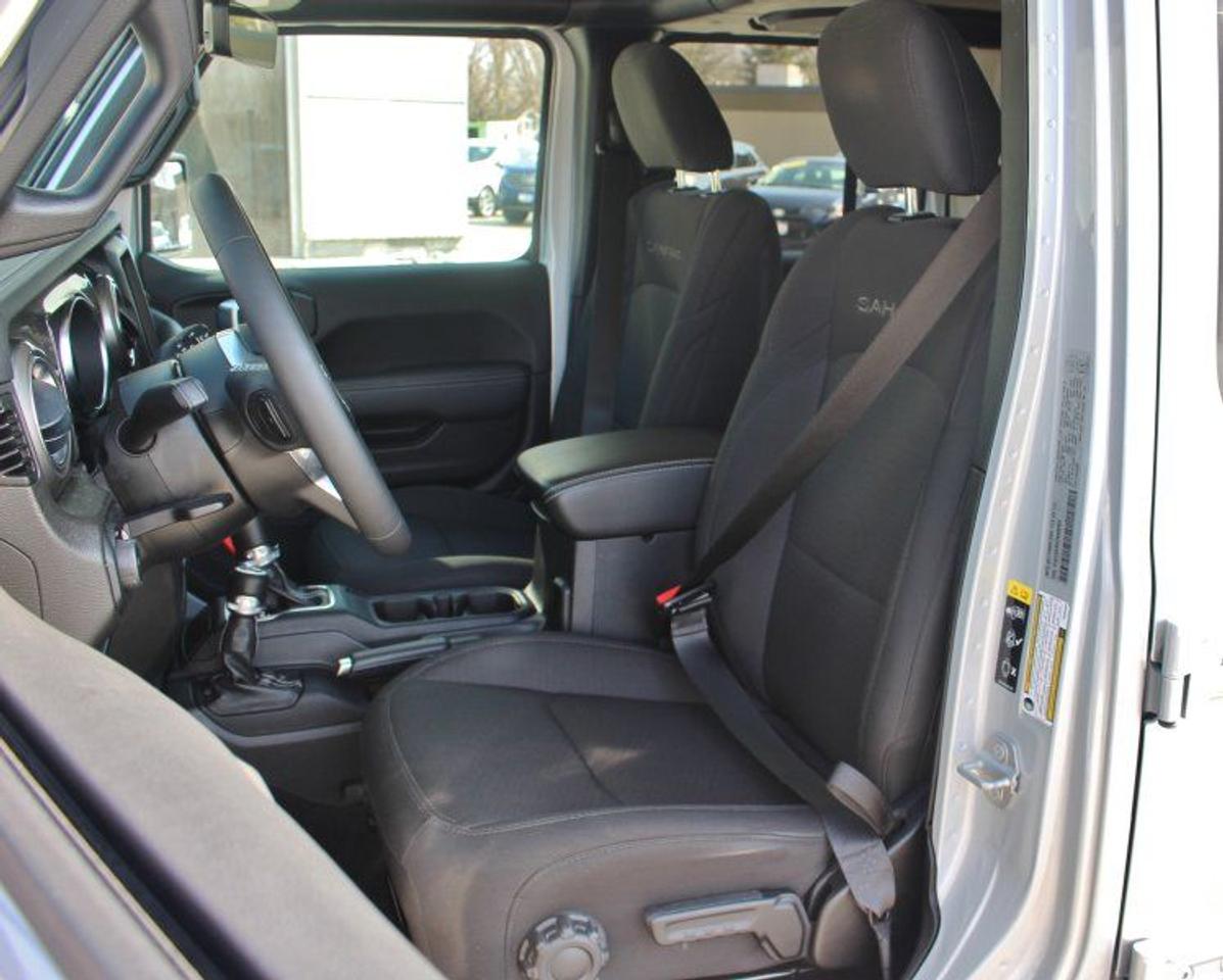 2023 Jeep Wrangler Sahara*Low Ks*4x4*CarPlay*Rear Cam*Navi Photo