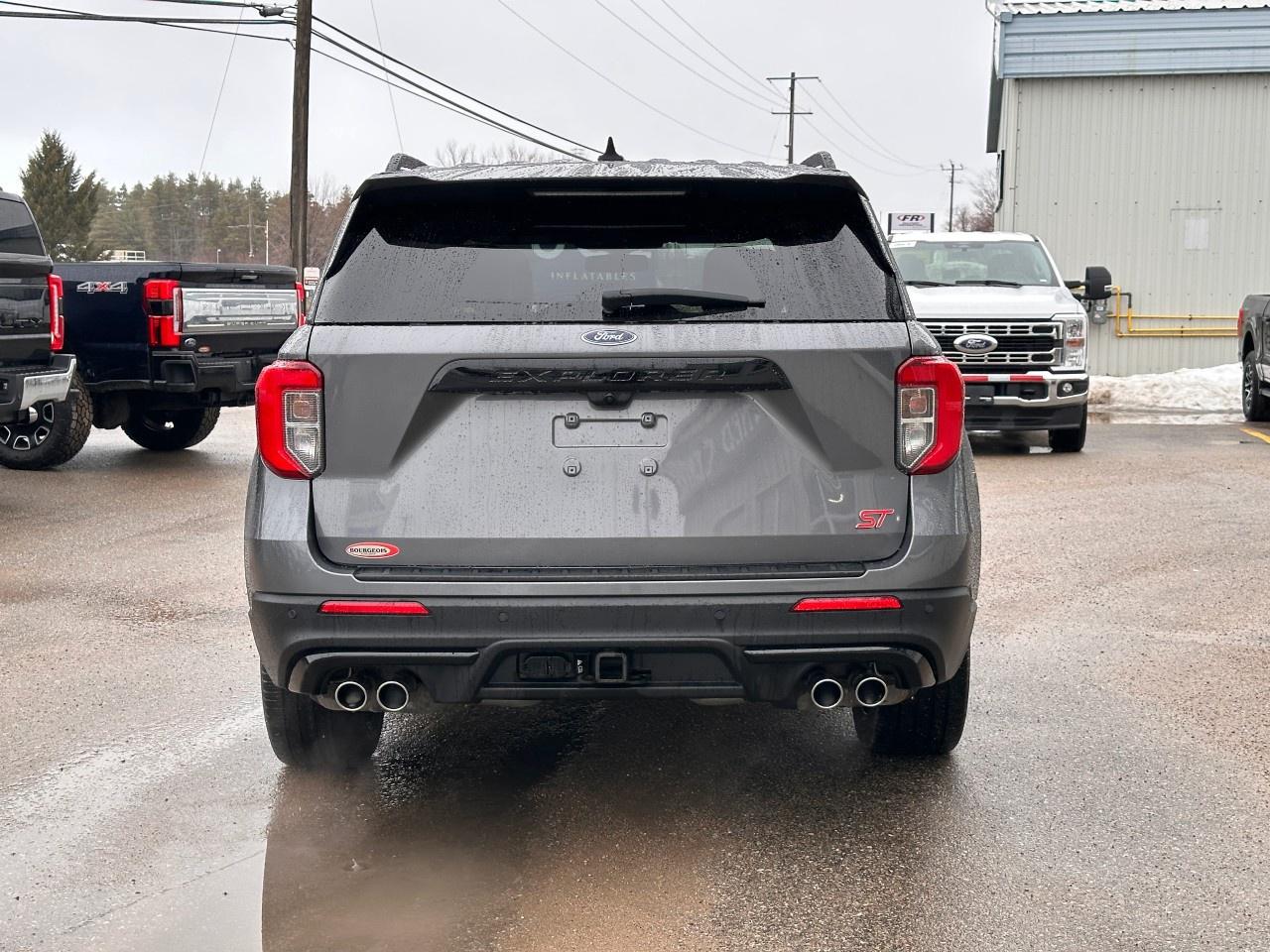 2023 Ford Explorer ST 4WD Photo