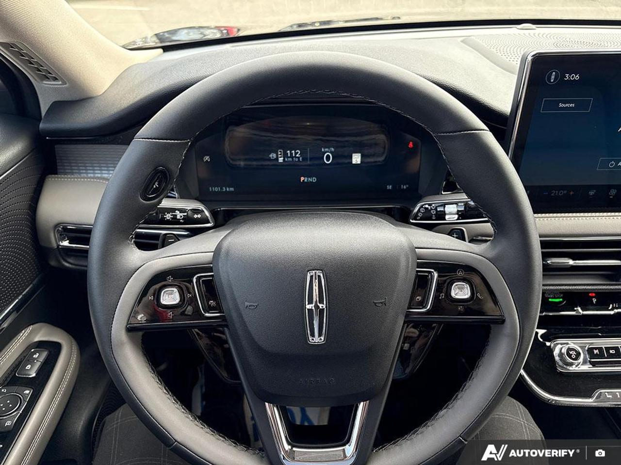 2026 Lincoln Corsair Premiere 101A|HEATED/VENT SEATS|2.0L|LOW KM Photo